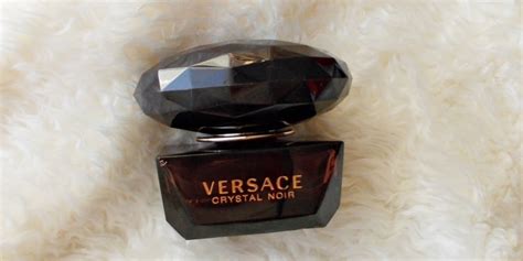 versace noir opinie